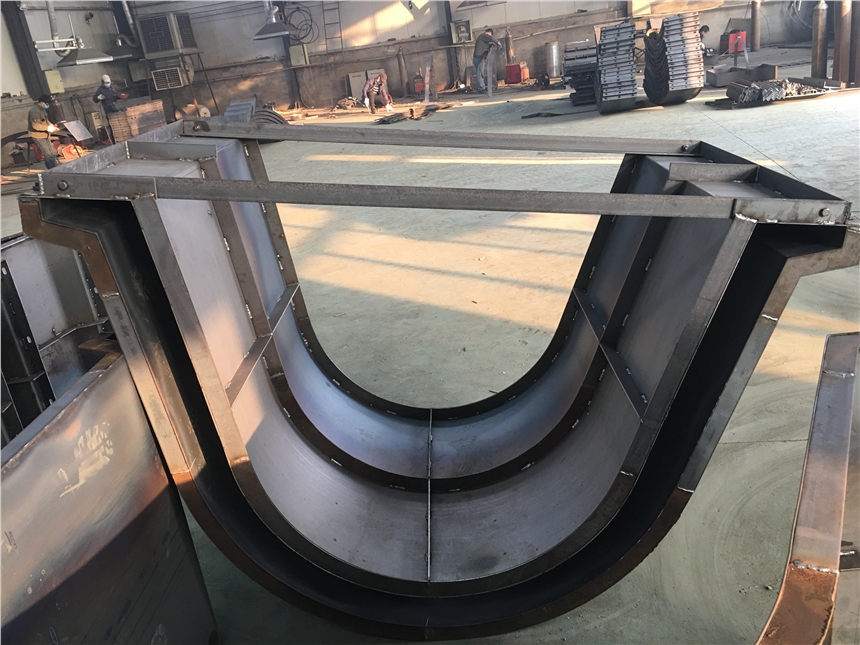 1611991878475826.jpg 急流槽模具